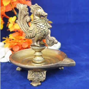 Beautiful Bird Oil Lamp made of Brass with perfect finish and carvings for Home Decor