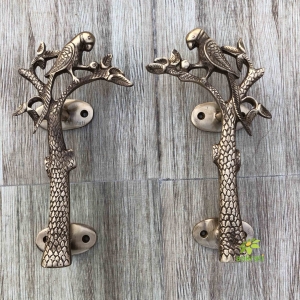 Pull handle made In brass anqiue look animal figure door fitting