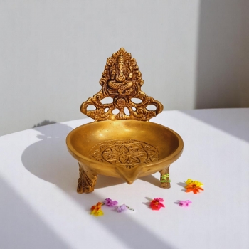 Aakrati Brass Table Diya - Metal Religious Temple worship deepak
