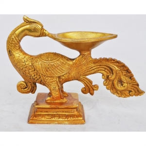 Decorative Brass metal peacock shape candle stand/oil lamp/Aarti Diya.