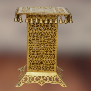 Brass Table - Golden Color - Antique Home Dï¿½cor - Showpiece - 22 inch