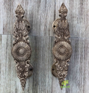 Pull handle in bronze with antique look
